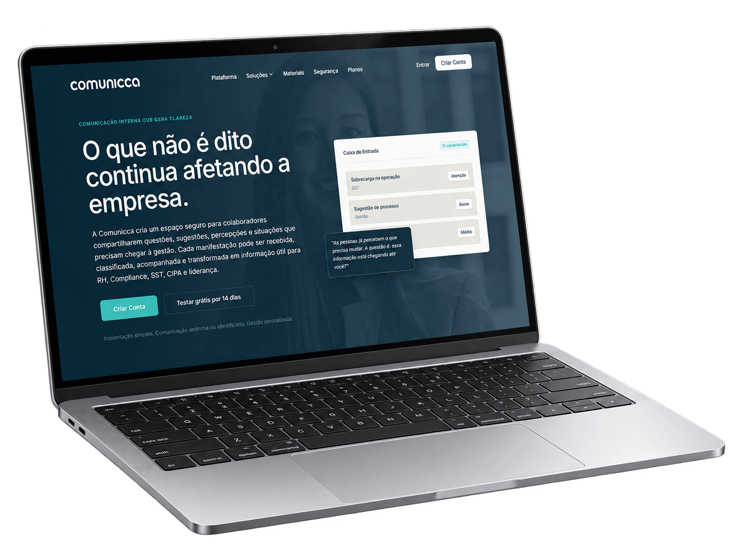 Site da Comunicca exibido em um notebook